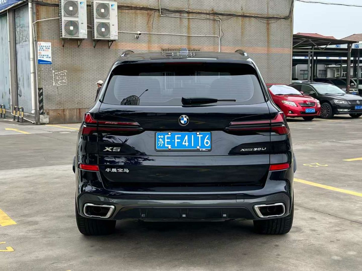 寶馬 寶馬X5  2024款 xDrive 40Li 尊享型黑焰限量版圖片