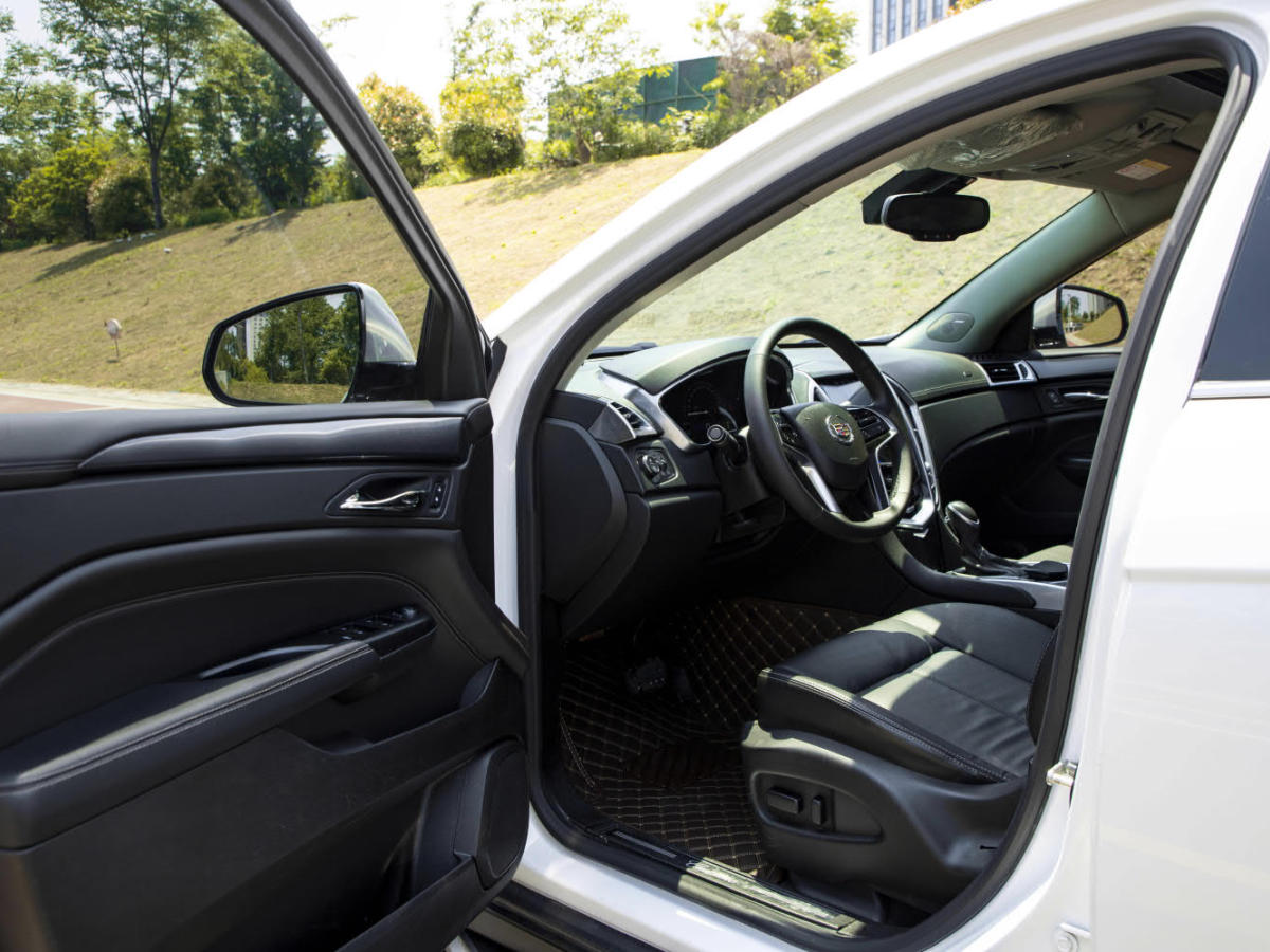 2016年8月凯迪拉克 SRX  2015款 3.0L 舒适型