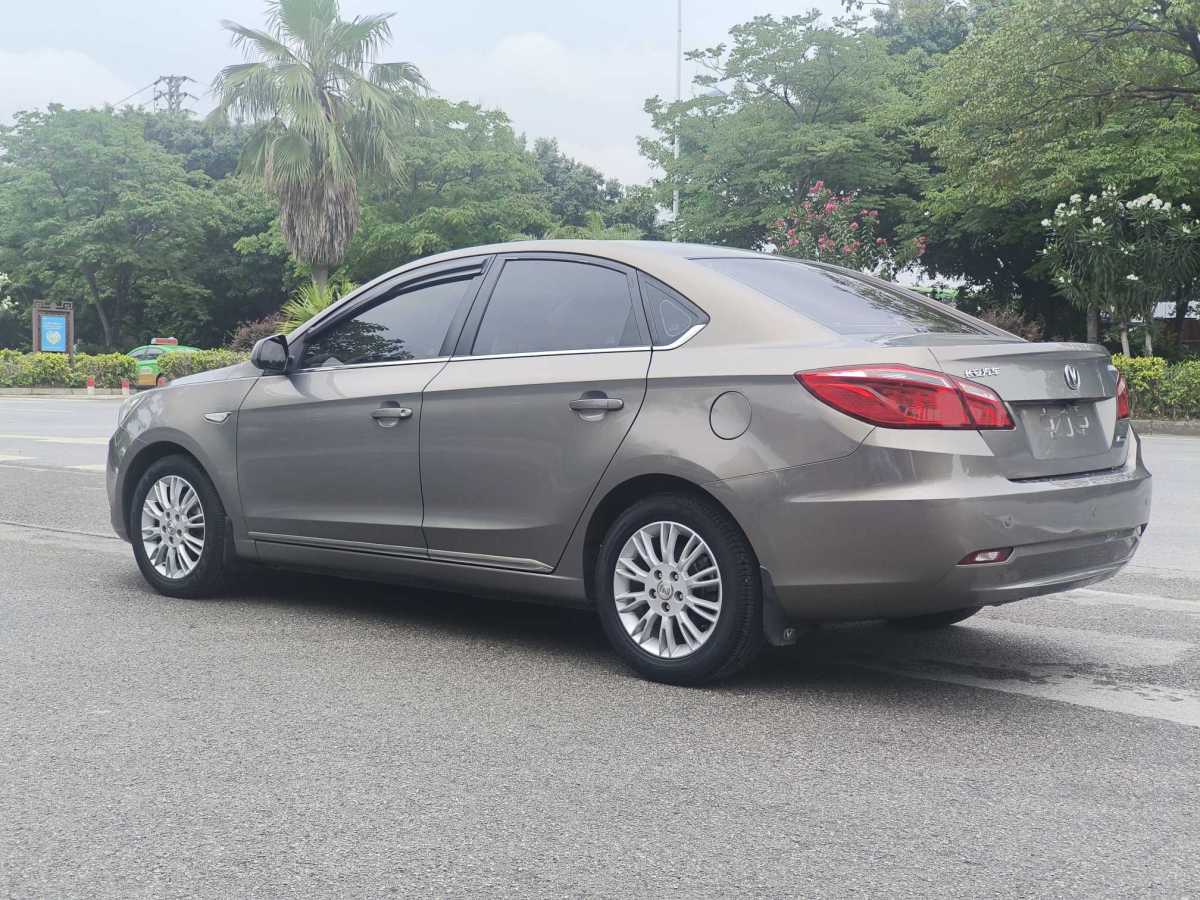 2013年8月長(zhǎng)安 逸動(dòng)  2012款 1.6L 手動(dòng)尊貴型 國(guó)IV
