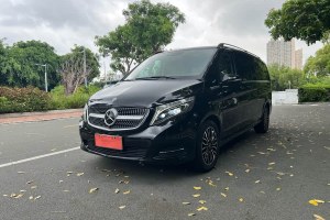 V級(jí) 奔馳 V 260 L 尊貴加長(zhǎng)版