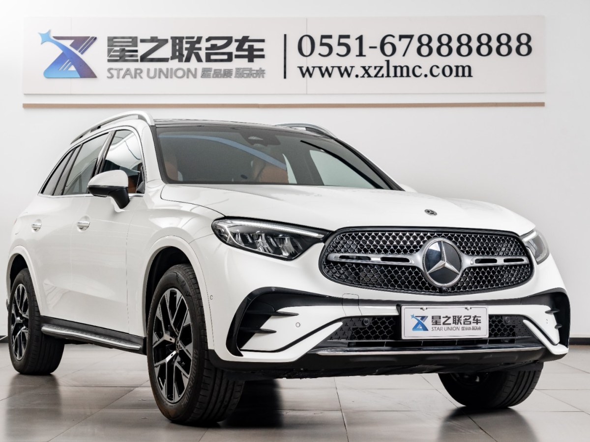 奔驰 奔驰GLC  2023款 改款 GLC 260 L 4MATIC 豪华型 7座图片