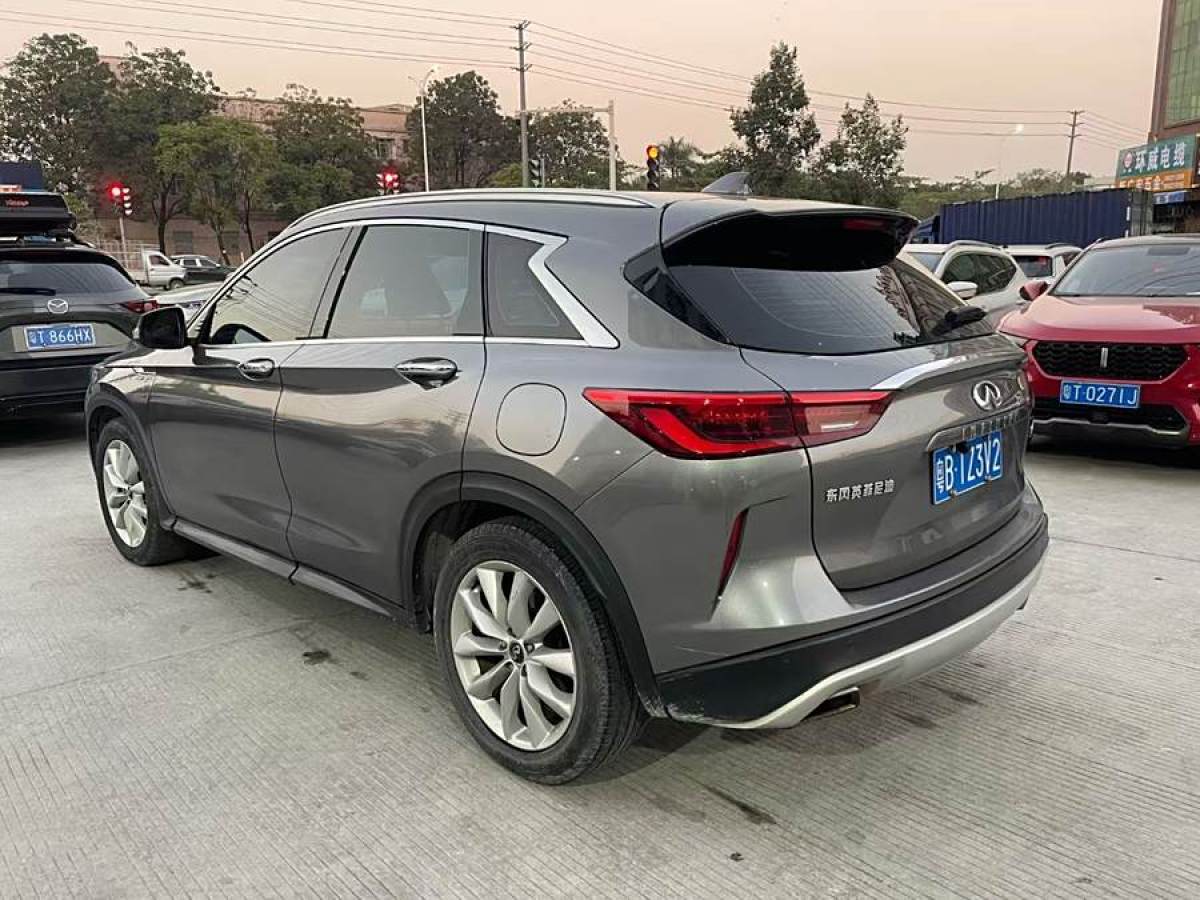 英菲尼迪 QX50  2018款 2.0T 兩驅(qū)時(shí)尚版圖片