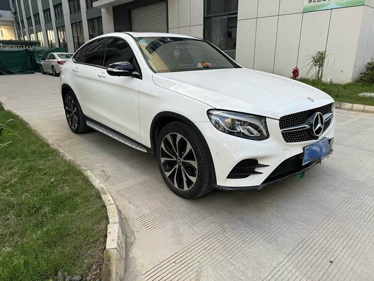 奔馳 奔馳GLC  2022款 改款 GLC 260 4MATIC 轎跑SUV圖片