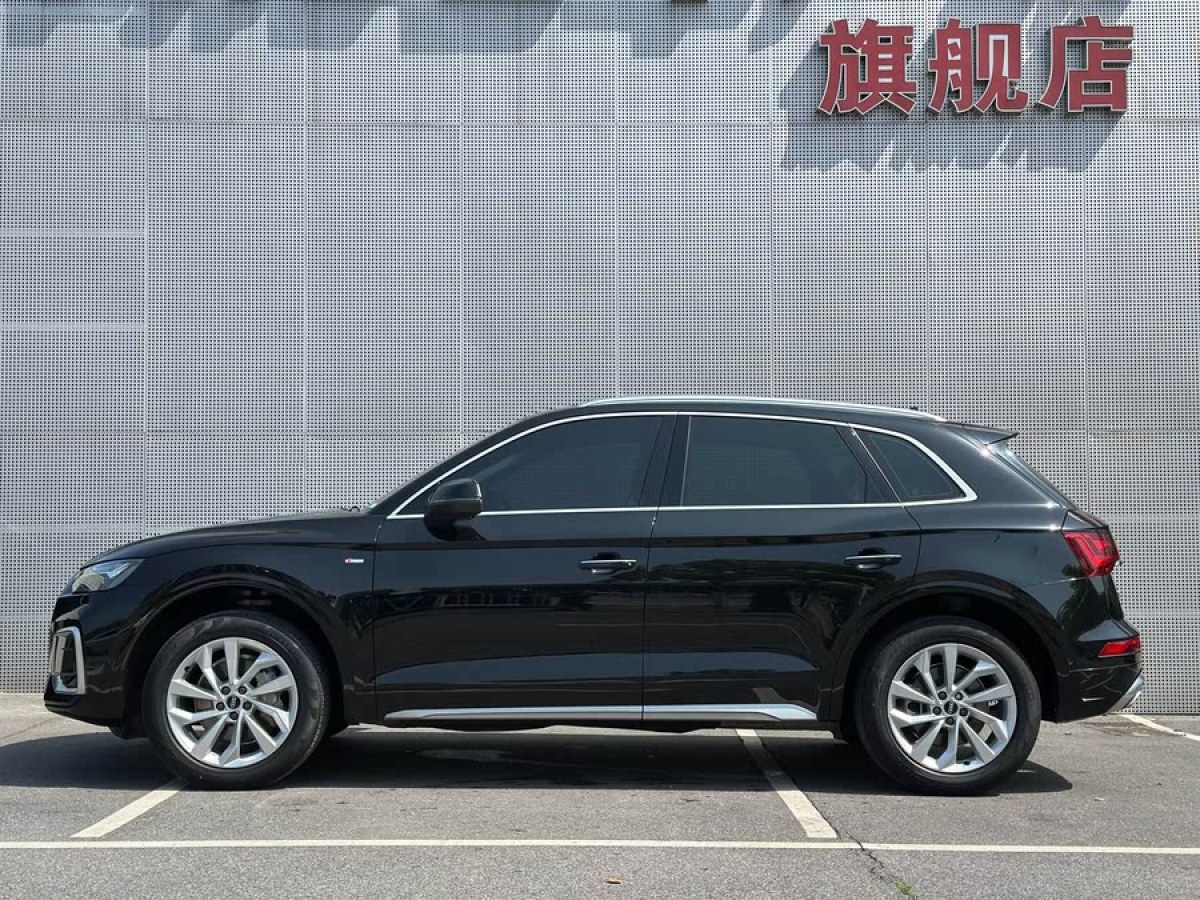奧迪 奧迪Q5L  2022款 改款 40T 豪華動(dòng)感型圖片
