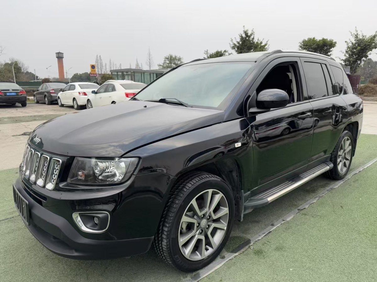 Jeep 指南者  2015款 2.0L 兩驅(qū)豪華版圖片