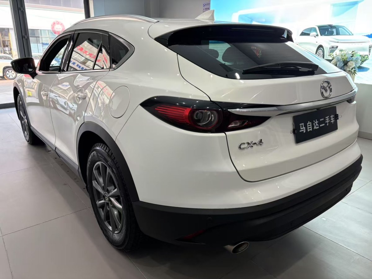 2020年7月馬自達 CX-4  2020款 2.0L 自動兩驅(qū)藍天品位版