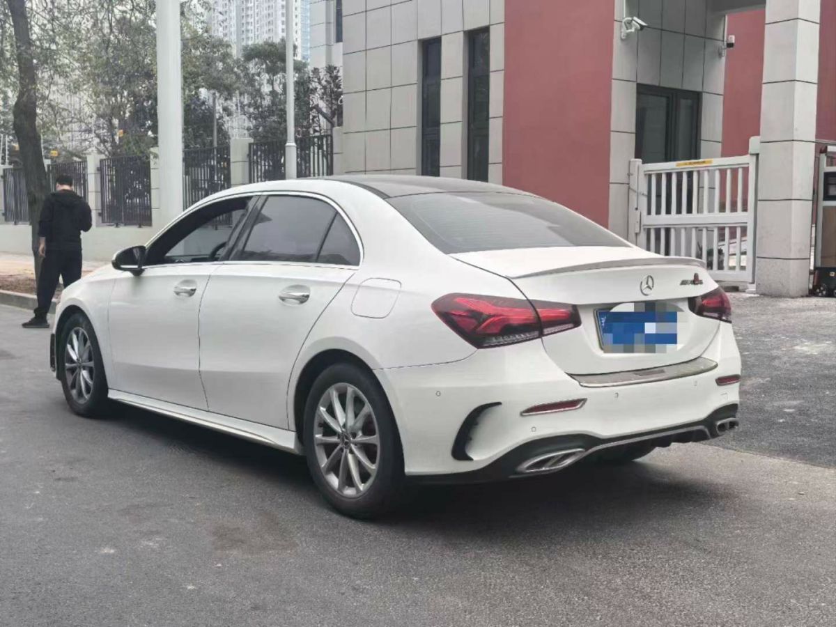 2019年5月奔馳 奔馳A級  2019款  A 220 L 4MATIC 運動轎車