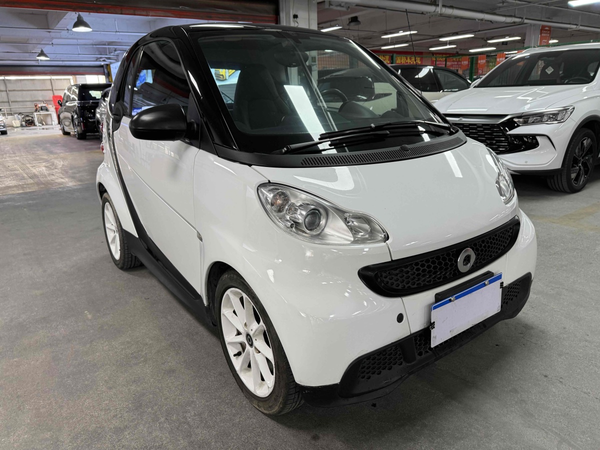 smart fortwo  2012款 1.0 MHD 硬頂標(biāo)準(zhǔn)版圖片