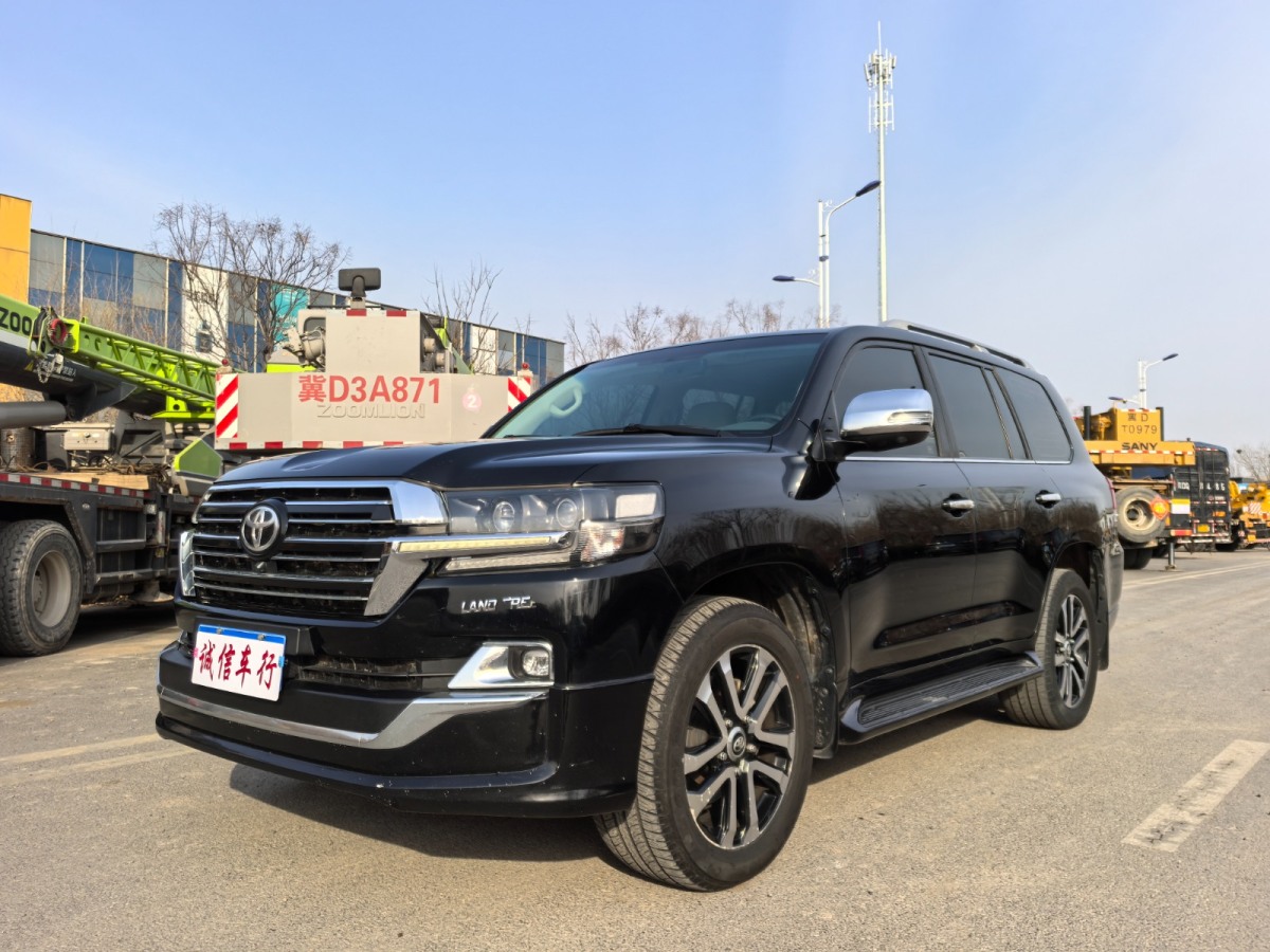 2019年4月豐田 蘭德酷路澤  2018款 5.7L VX-R 12氣 底升(中東版)