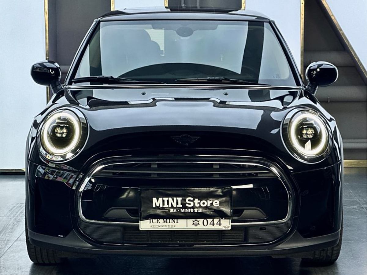 MINI MINI  2022款 1.5T COOPER 黑標(biāo)特別版圖片