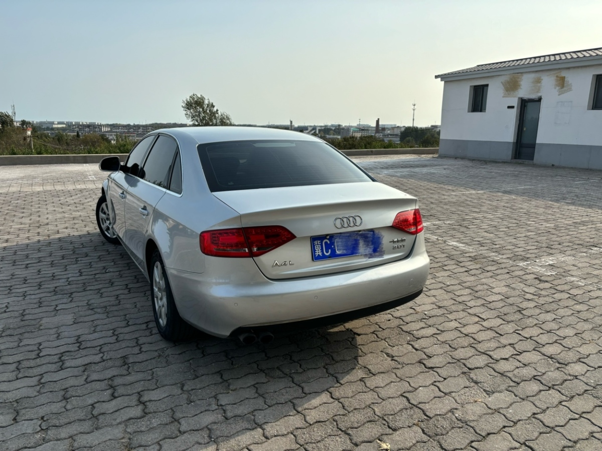 奧迪 奧迪A4L  2011款 2.0 TFSI 技術(shù)型圖片