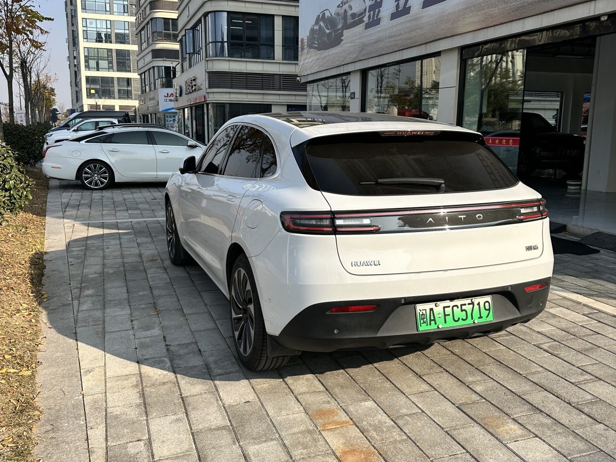 2022年9月賽力斯 問界M5  2023款 增程后驅(qū)標(biāo)準(zhǔn)版