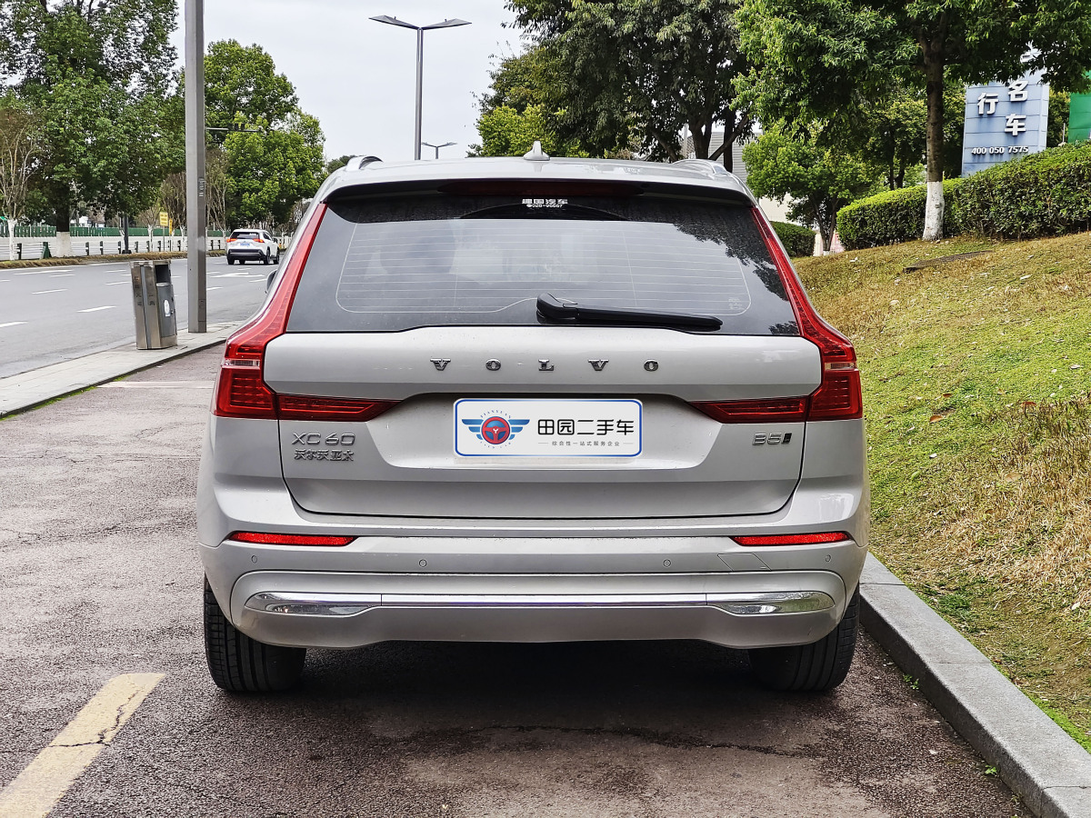 2022年8月沃爾沃 XC60  2023款 B5 四驅(qū)智遠(yuǎn)豪華版