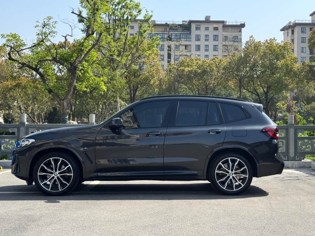 寶馬 寶馬X3  2022款 xDrive30i 領(lǐng)先型 M曜夜套裝圖片