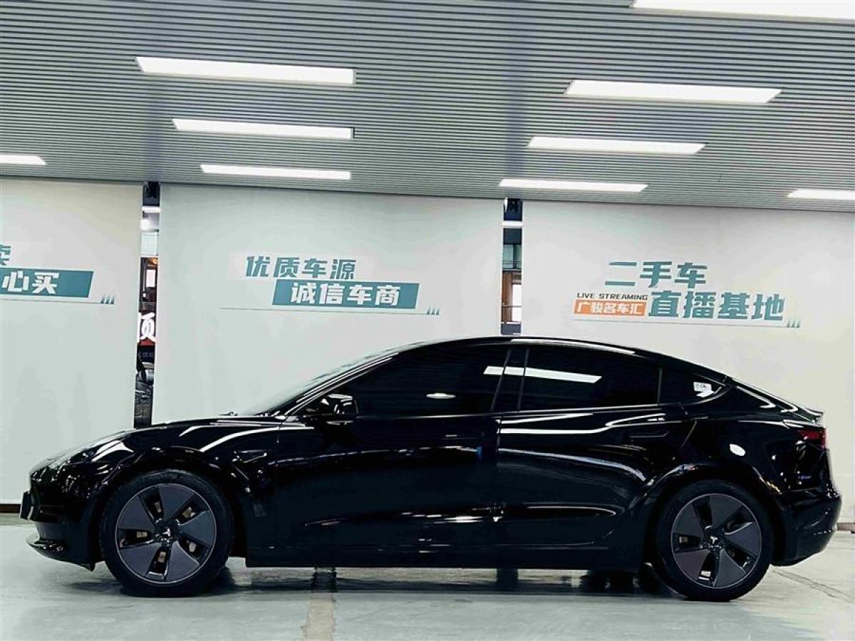 特斯拉 Model Y  2021款 改款 標(biāo)準(zhǔn)續(xù)航后驅(qū)升級(jí)版圖片