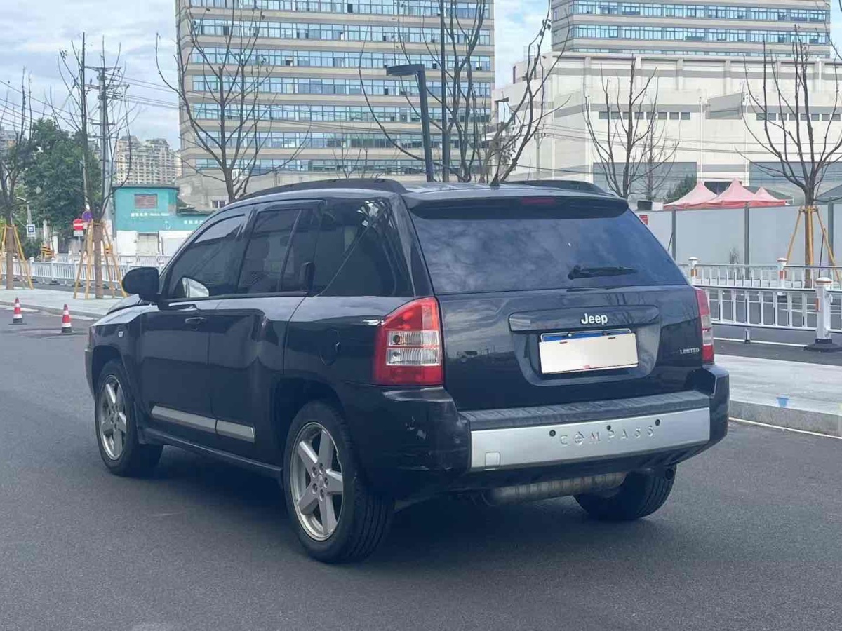 Jeep 指南者  2010款 2.4L 四驅(qū)世界杯特別版圖片