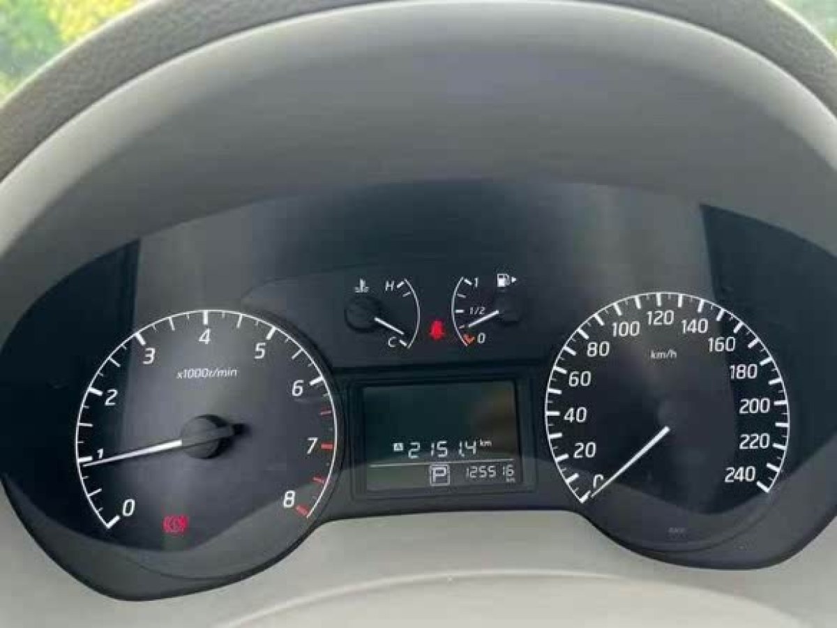 日產(chǎn) 軒逸  2012款 1.6XE CVT舒適版圖片