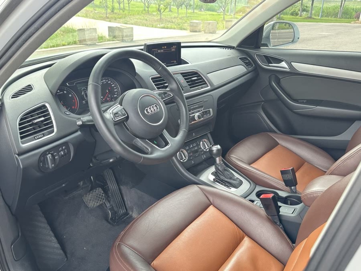 奧迪 奧迪Q3  2015款 35 TFSI 進(jìn)取型圖片