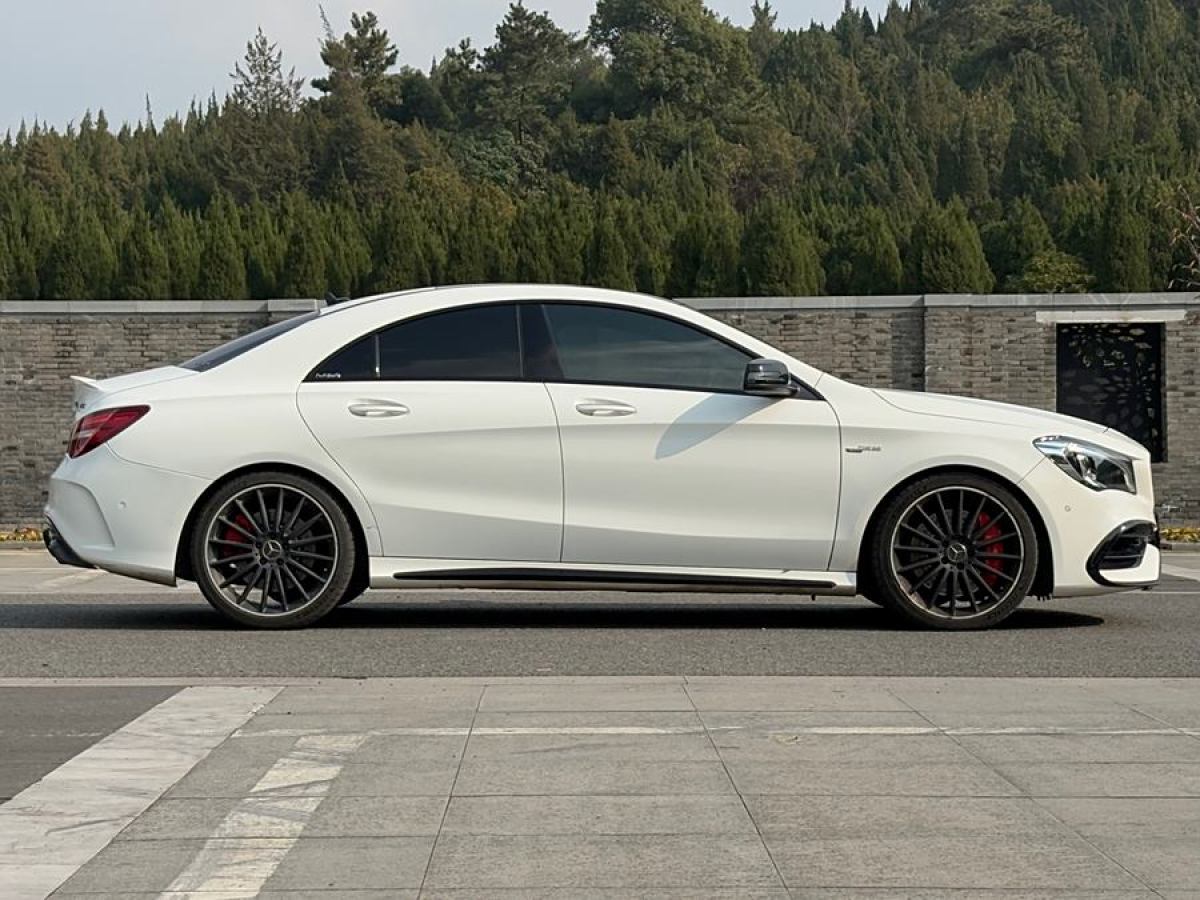 奔馳 奔馳CLA級(jí)AMG  2017款 AMG CLA 45 4MATIC 暗夜雷霆限量版圖片