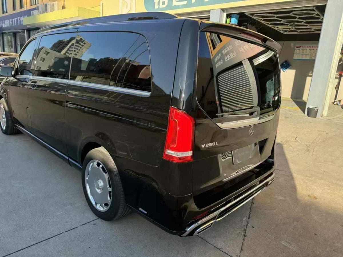 奔馳 奔馳A級(jí)  2019款  A 220 L 4MATIC 運(yùn)動(dòng)轎車圖片