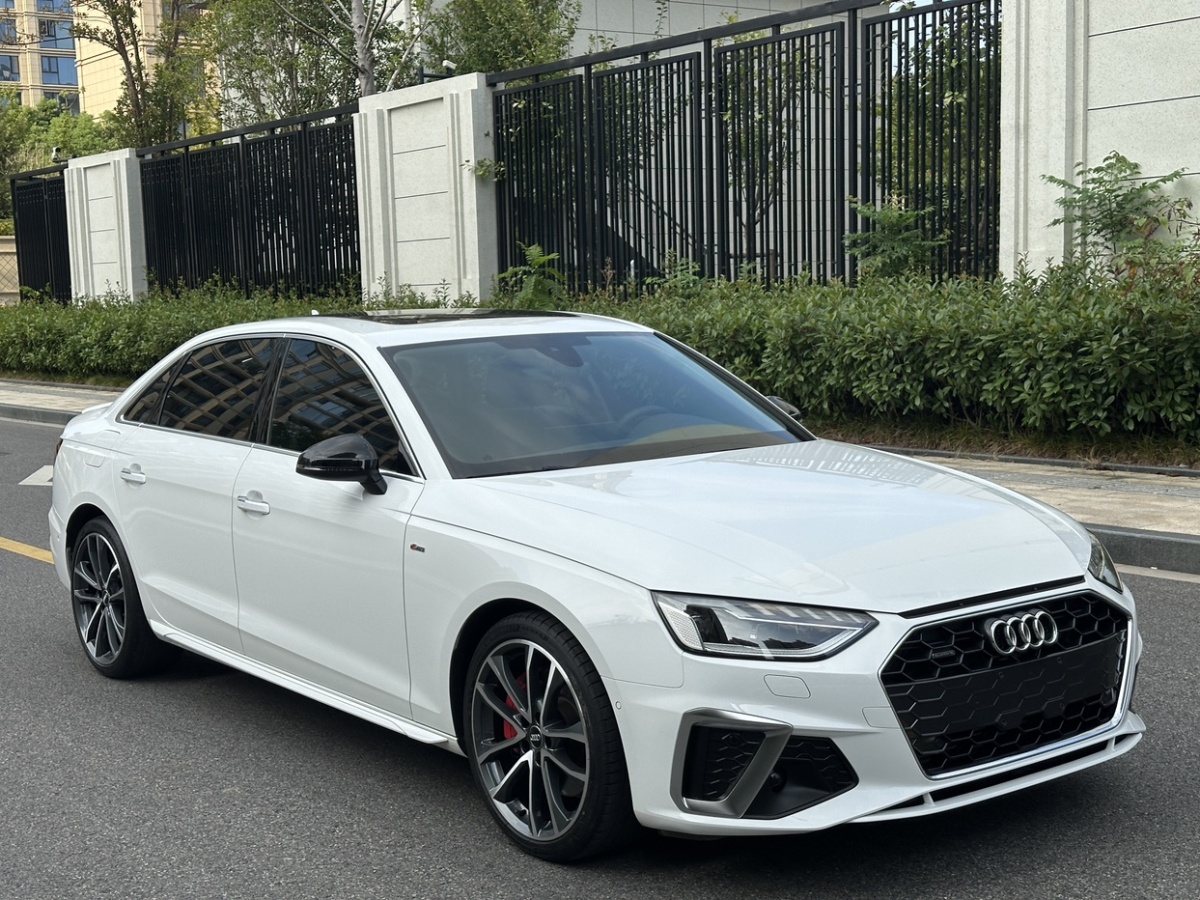 奧迪 奧迪A4L  2022款 45 TFSI quattro 臻選動(dòng)感型圖片