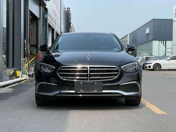 奔驰 奔驰E级  2023款 E 300 L 豪华型