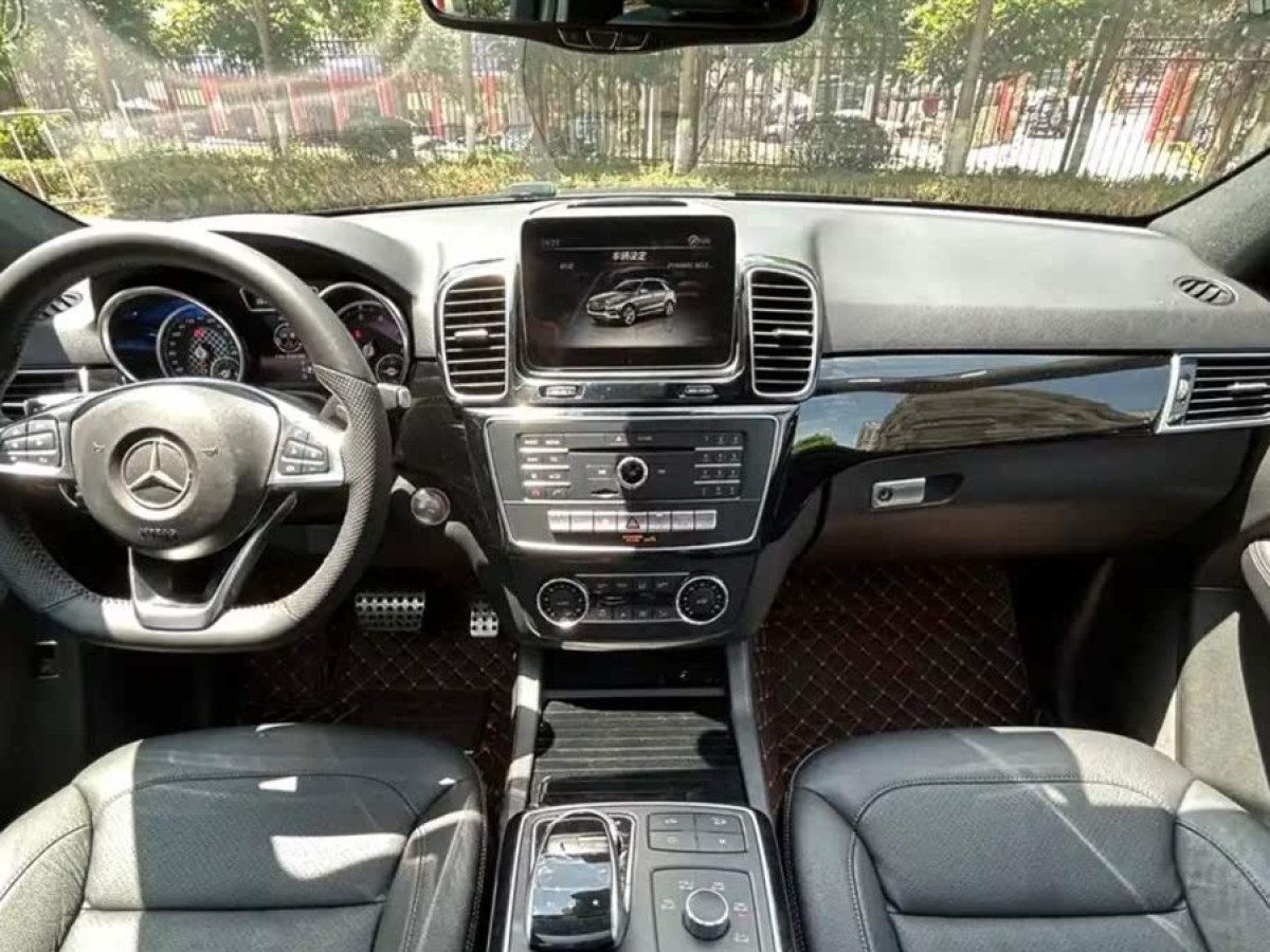 奔馳 奔馳GLE  2020款 改款 GLE 450 4MATIC 時(shí)尚型圖片