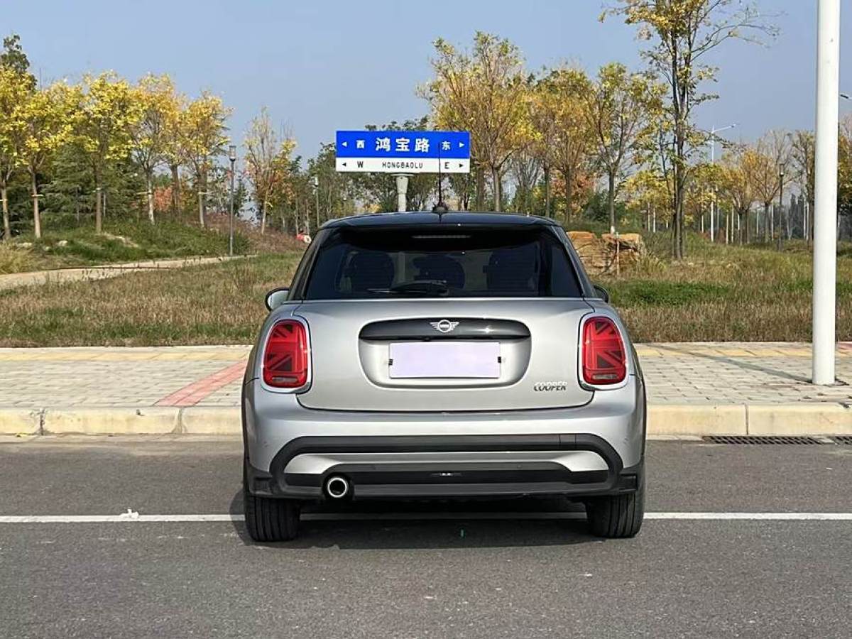 2023年4月MINI MINI  2023款 改款 1.5T COOPER 藝術(shù)家 五門版