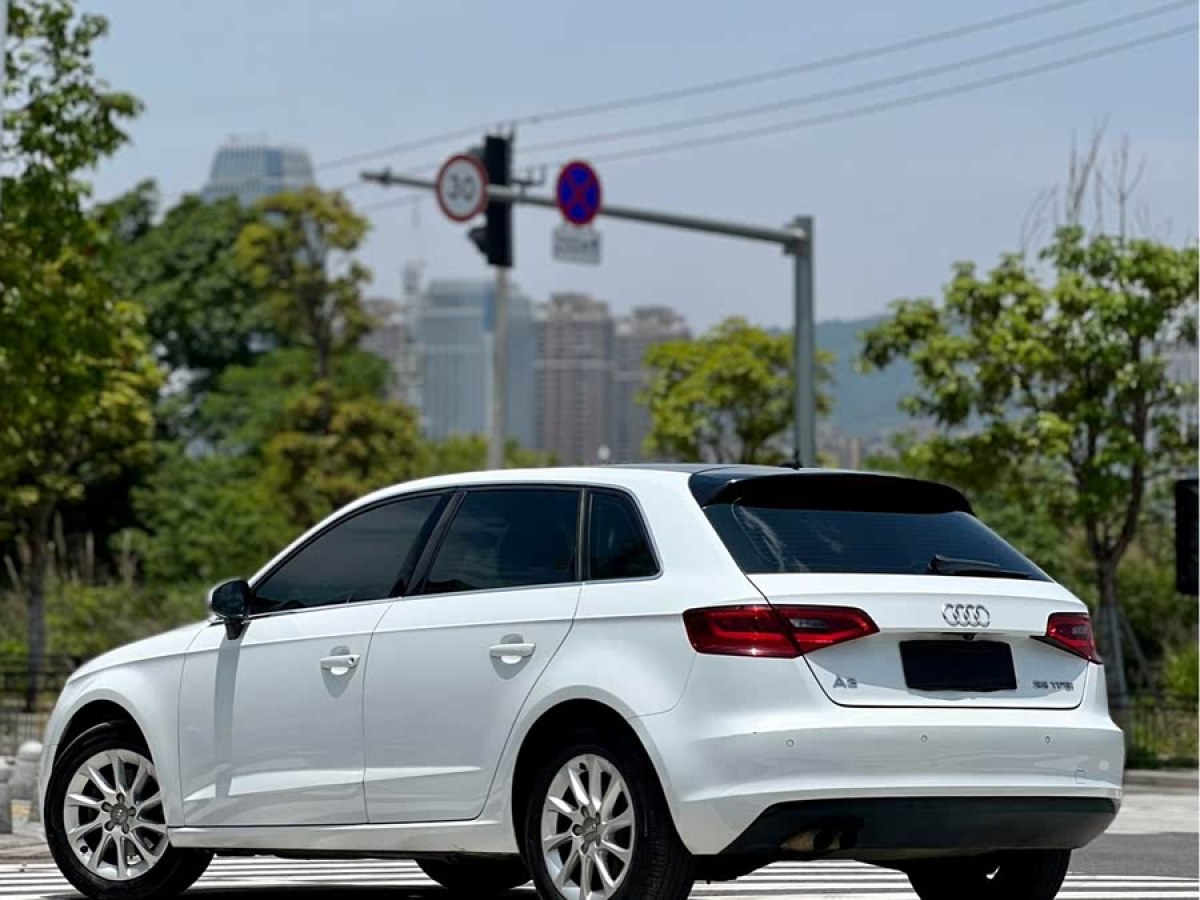 奧迪 奧迪A3  2015款 Sportback 35 TFSI 百萬(wàn)紀(jì)念智領(lǐng)型圖片