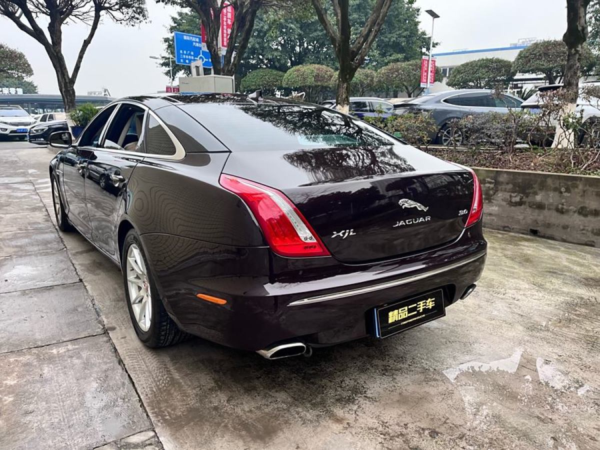 捷豹 XJ  2014款 XJL 3.0 SC 兩驅(qū)全景商務(wù)版圖片