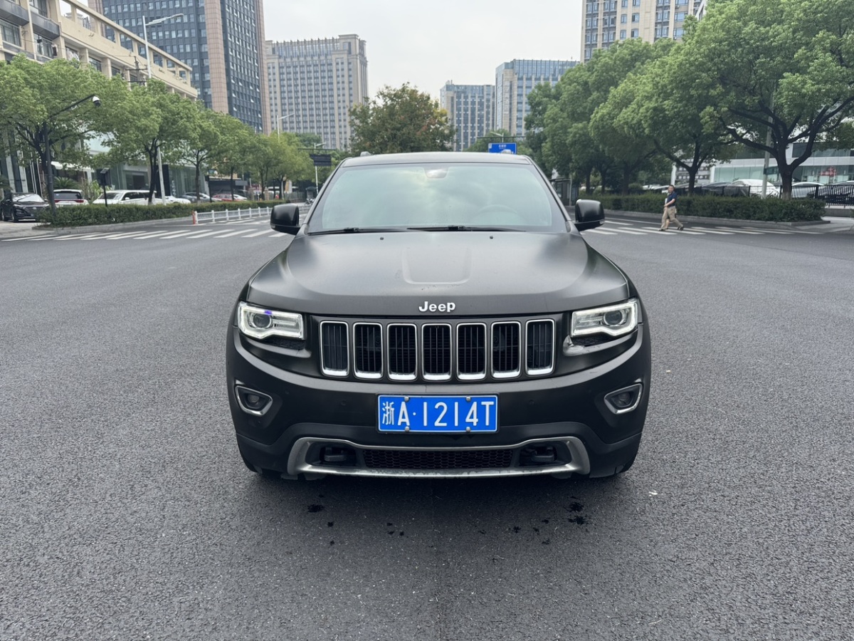 Jeep 大切諾基  2014款 3.6L 舒適導(dǎo)航版圖片