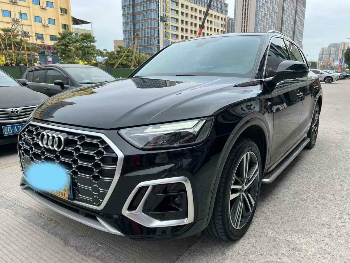 奧迪 奧迪Q5 e-tron  2022款 40 e-tron 星耀型 機(jī)甲套裝圖片