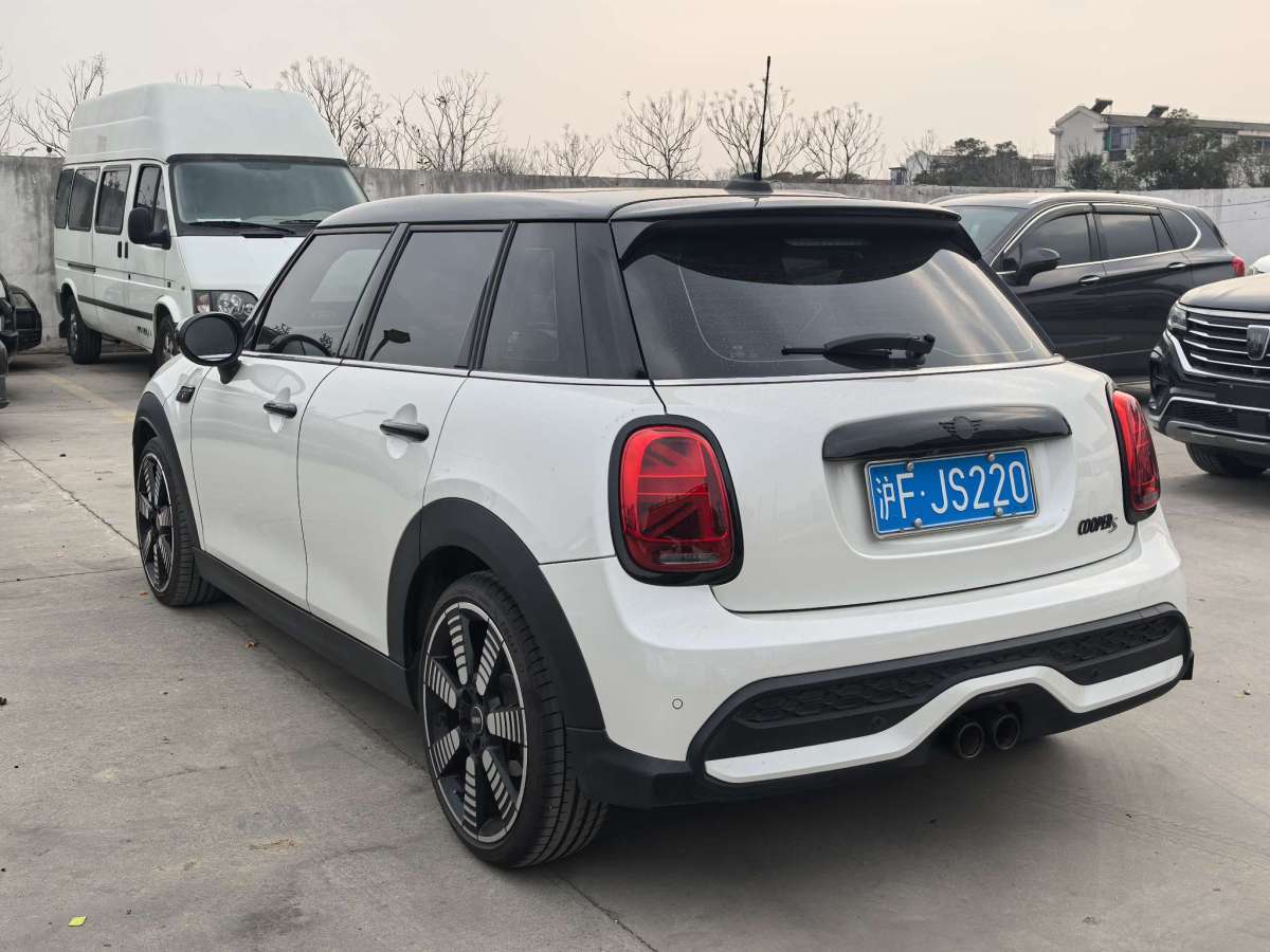 MINI MINI  2023款 改款 2.0T COOPER S 藝術(shù)家圖片