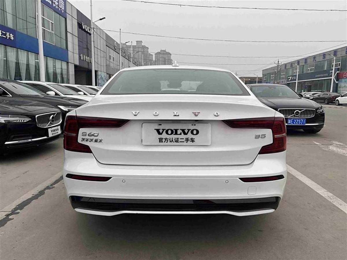 沃爾沃 S60L  2024款 B5 智雅運(yùn)動版圖片