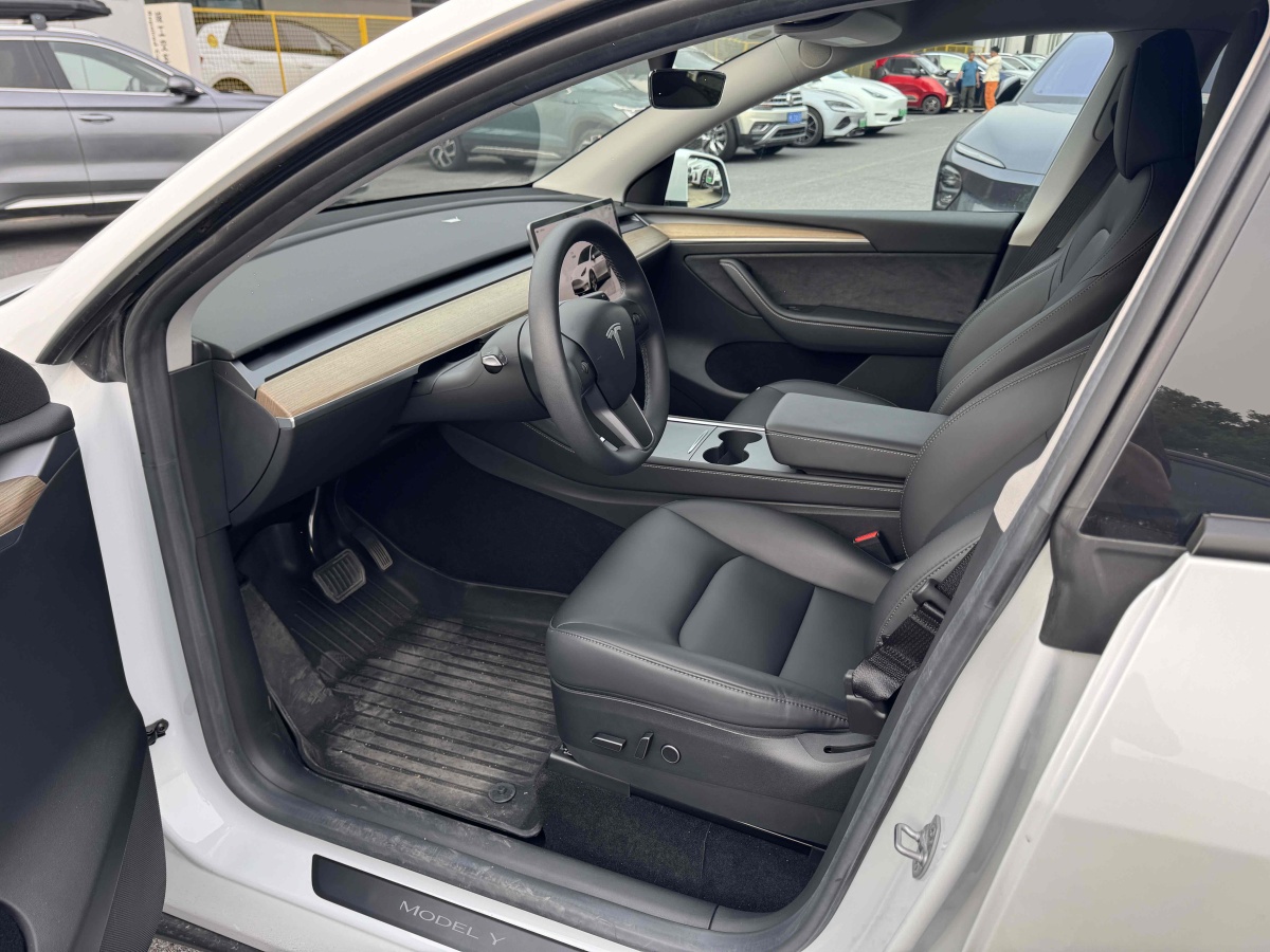 特斯拉 Model Y  2022款 改款 后輪驅(qū)動(dòng)版圖片
