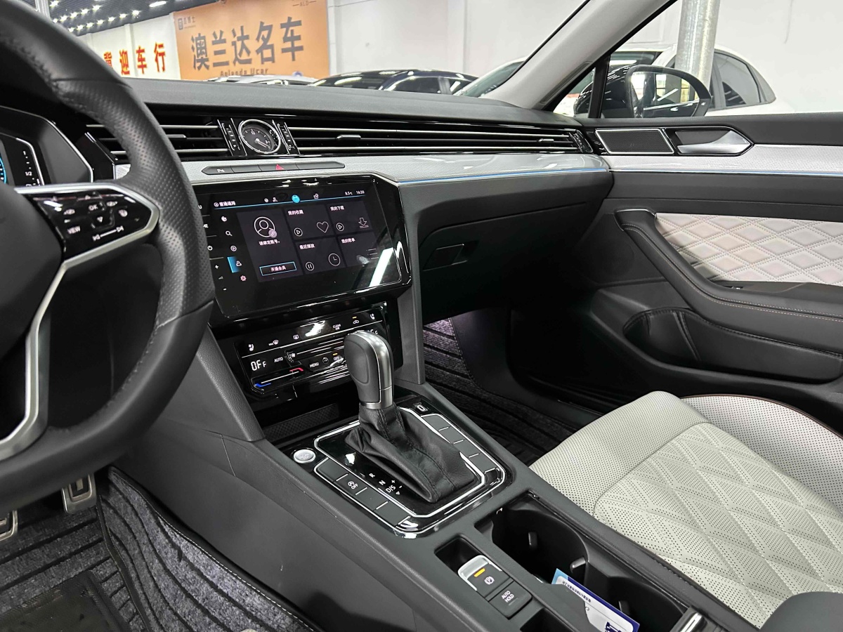 大眾 邁騰  2023款 200萬輛紀(jì)念版 330TSI DSG豪華型圖片