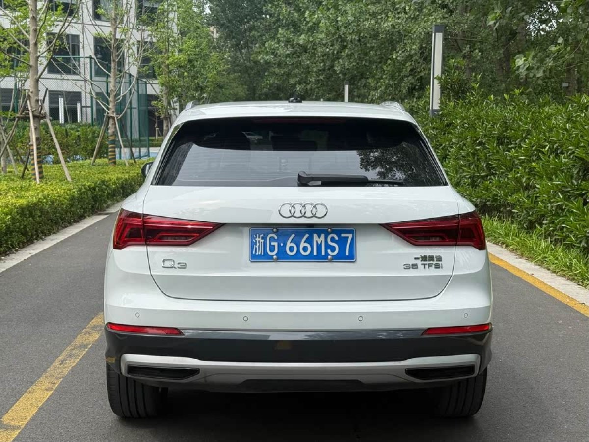 奧迪 奧迪Q3  2021款 35 TFSI 進(jìn)取致雅型圖片