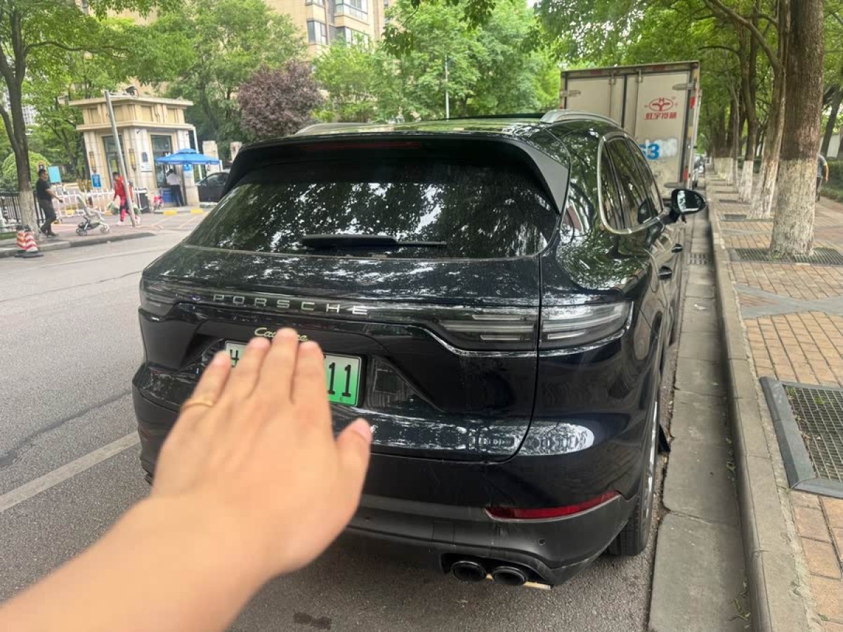 保時(shí)捷 Cayenne新能源  2022款 Cayenne E-Hybrid 2.0T 鉑金版圖片