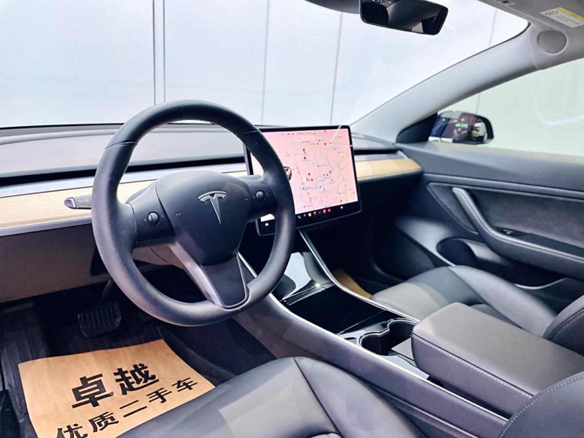 特斯拉 Model 3  2020款 改款 標(biāo)準(zhǔn)續(xù)航后驅(qū)升級(jí)版圖片