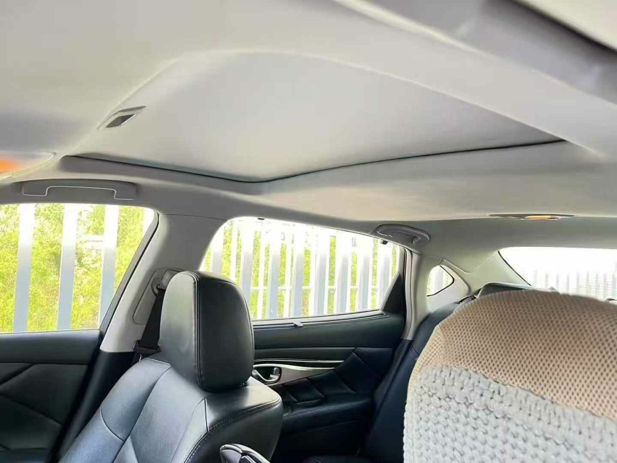 英菲尼迪 Q50L  2016款 2.0T 悅享版圖片