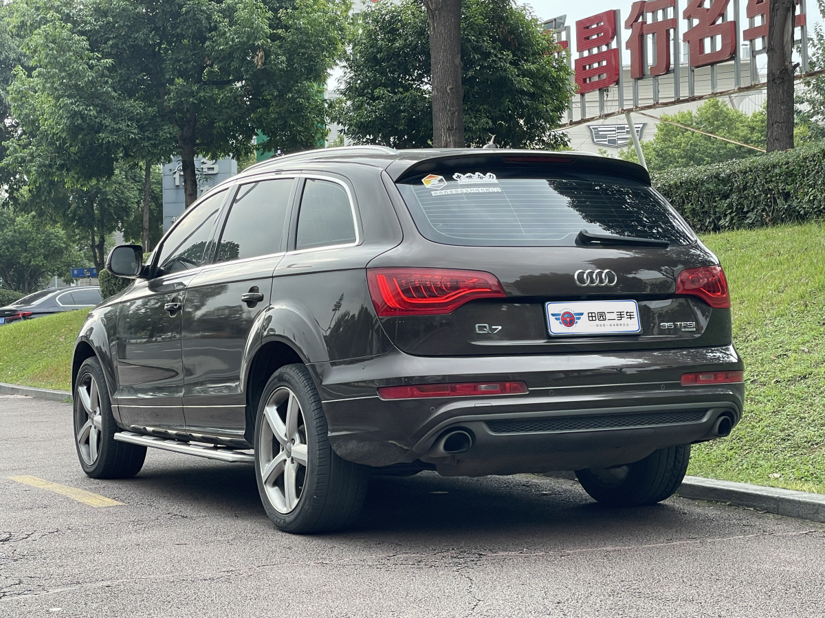 奧迪 奧迪Q7  2014款 35 TFSI 運(yùn)動(dòng)型圖片