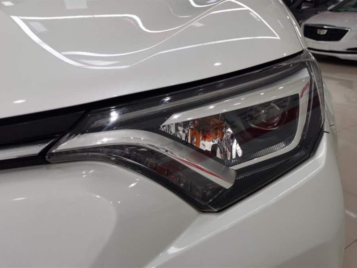 豐田 RAV4榮放  2016款 2.0L CVT四驅(qū)新銳版圖片