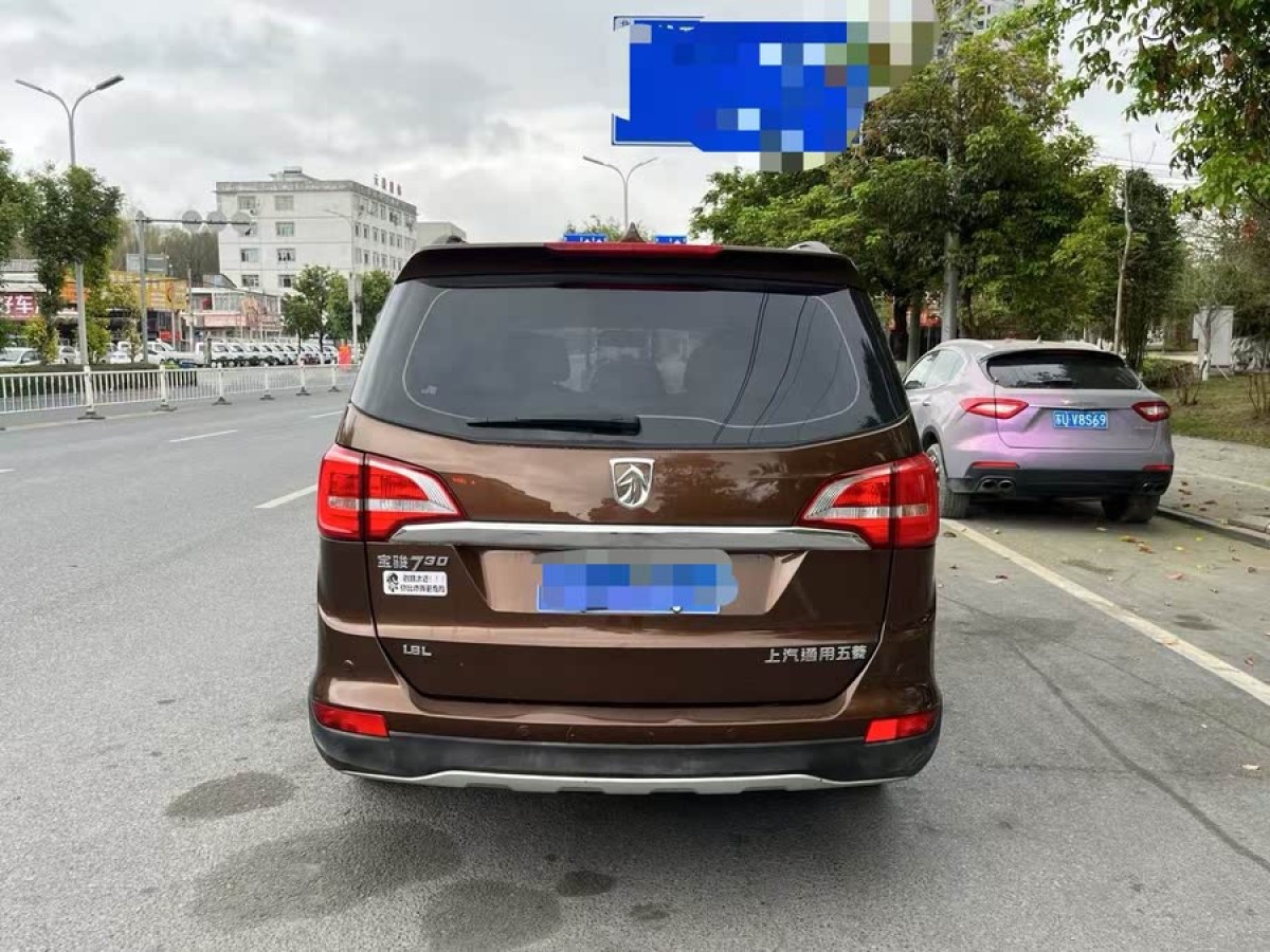 寶駿 730  2016款 1.8L 手動豪華型 7座圖片