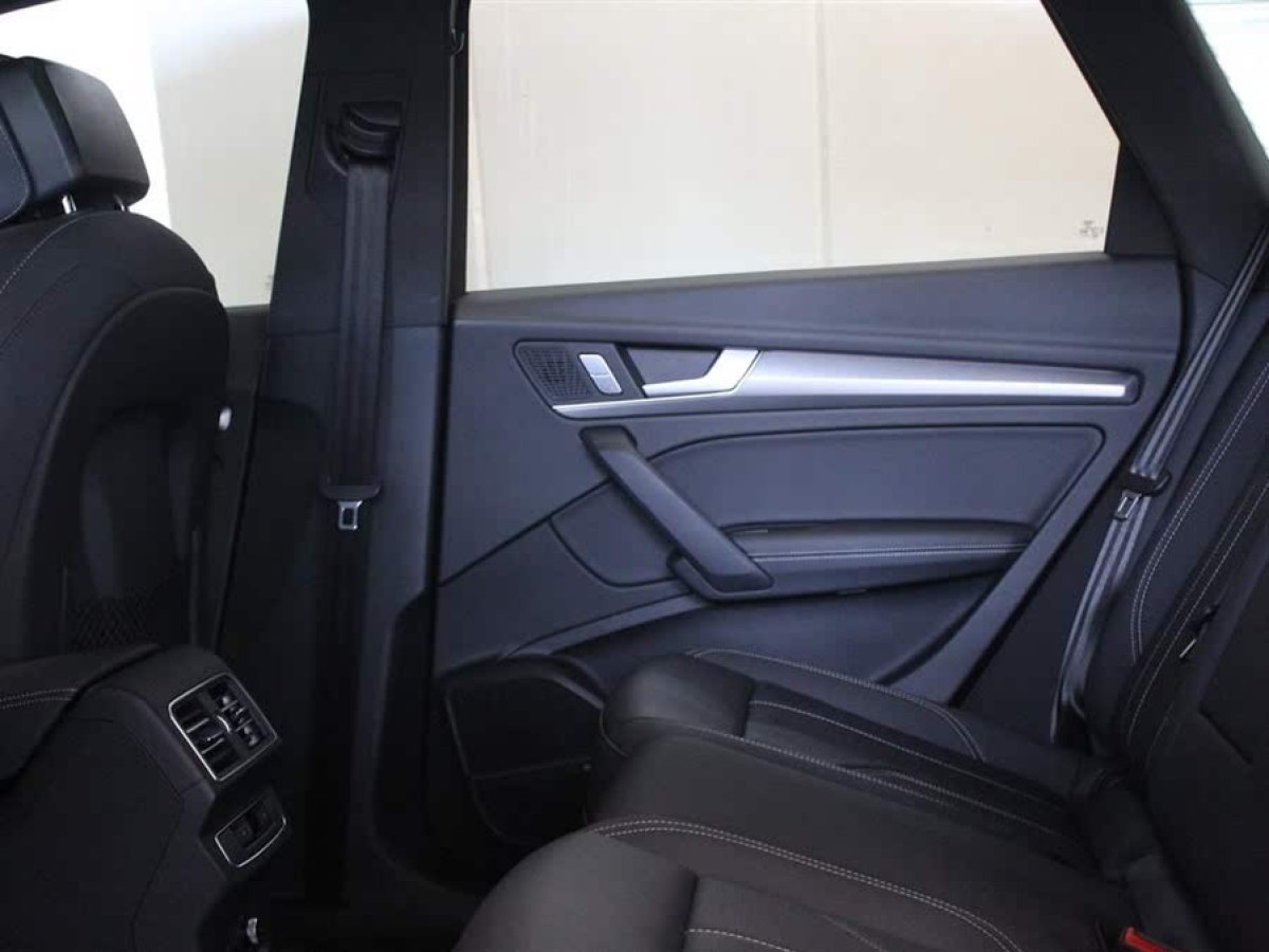 奧迪 奧迪Q5L  2024款 45 TFSI 豪華動(dòng)感型圖片
