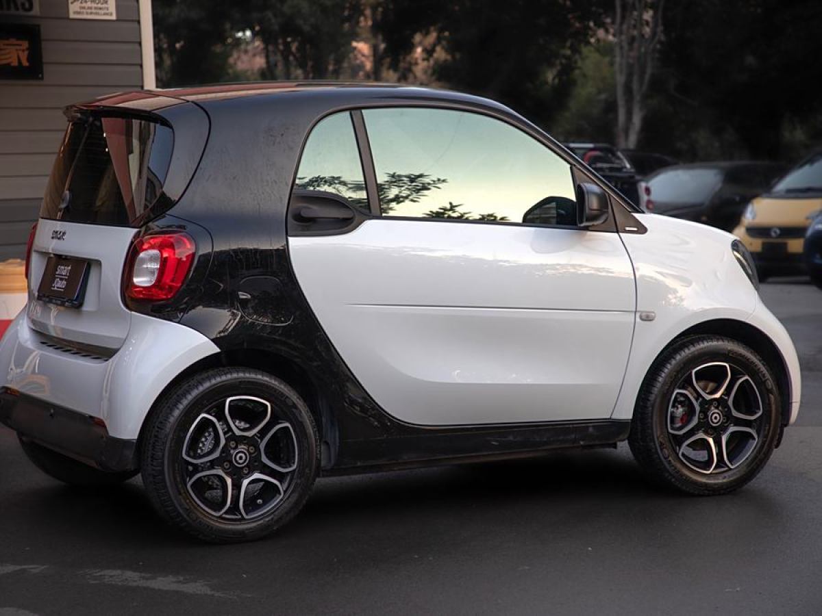 smart fortwo  2019款 0.9T 66千瓦硬頂動擎版 國VI圖片