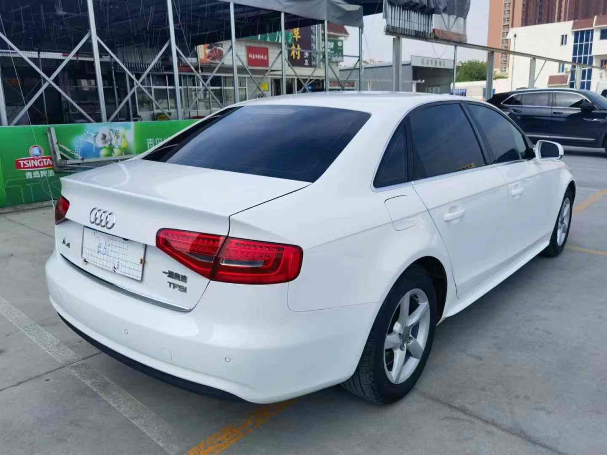 2016年1月奧迪 奧迪A4L  2013款 35 TFSI 自動標(biāo)準(zhǔn)型