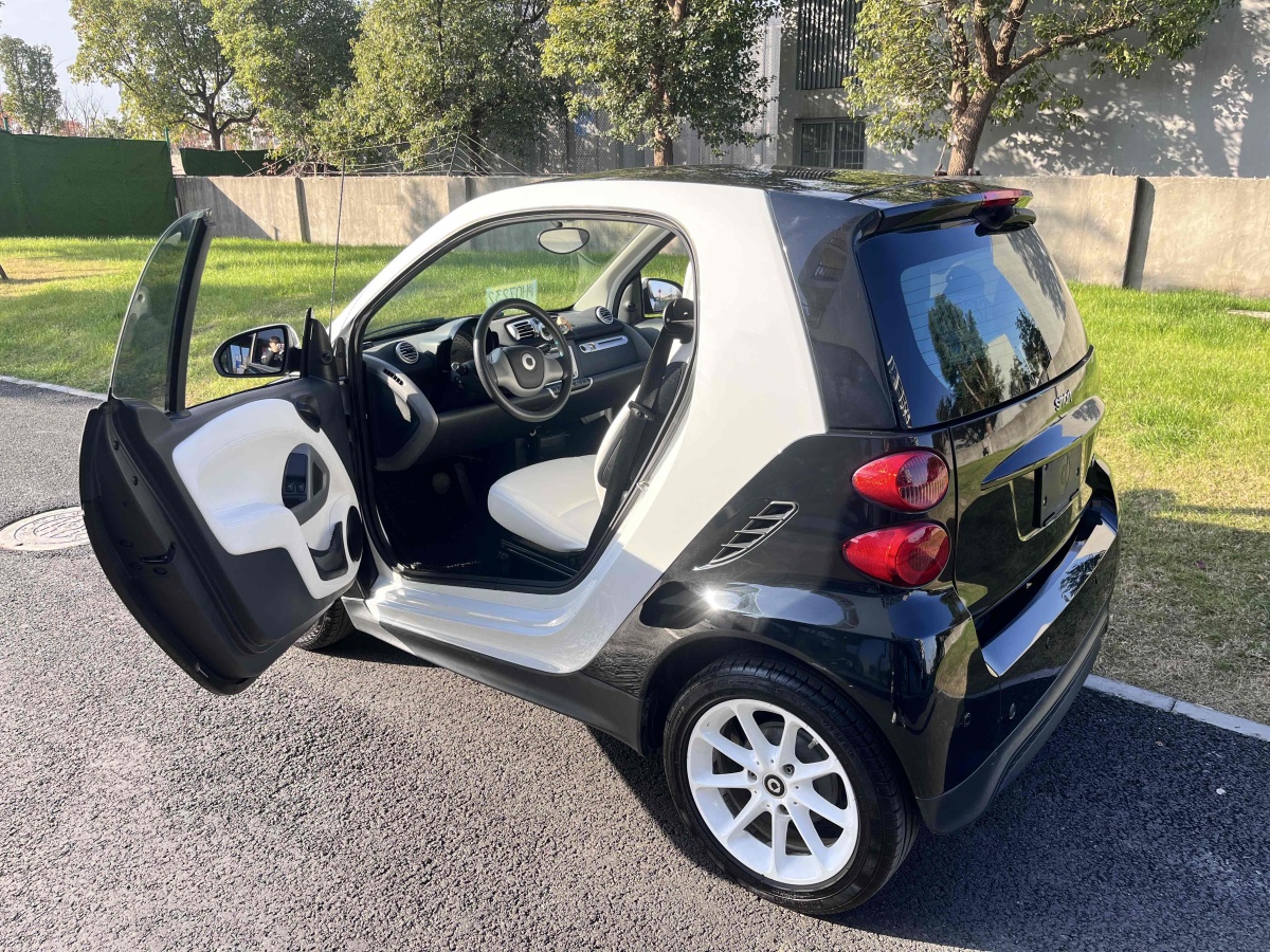 smart fortwo  2014款 1.0 MHD 硬頂新年特別版圖片