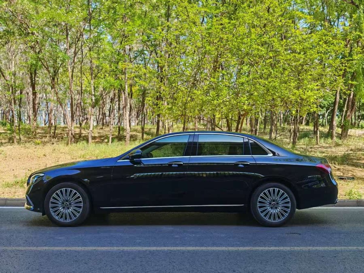 奔馳 奔馳E級  2022款 改款 E 300 L 豪華型圖片