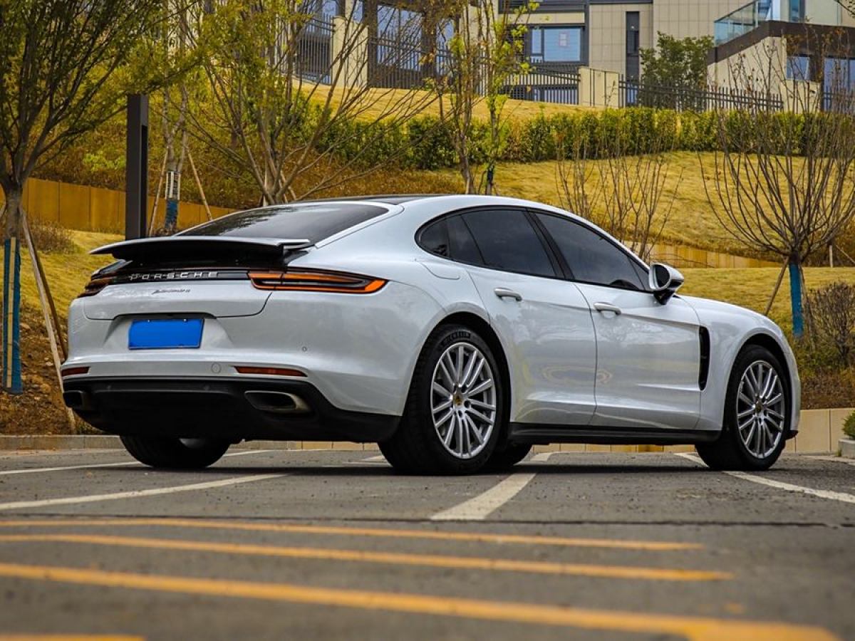 2018年2月保時(shí)捷 Panamera  2017款 Panamera 3.0T