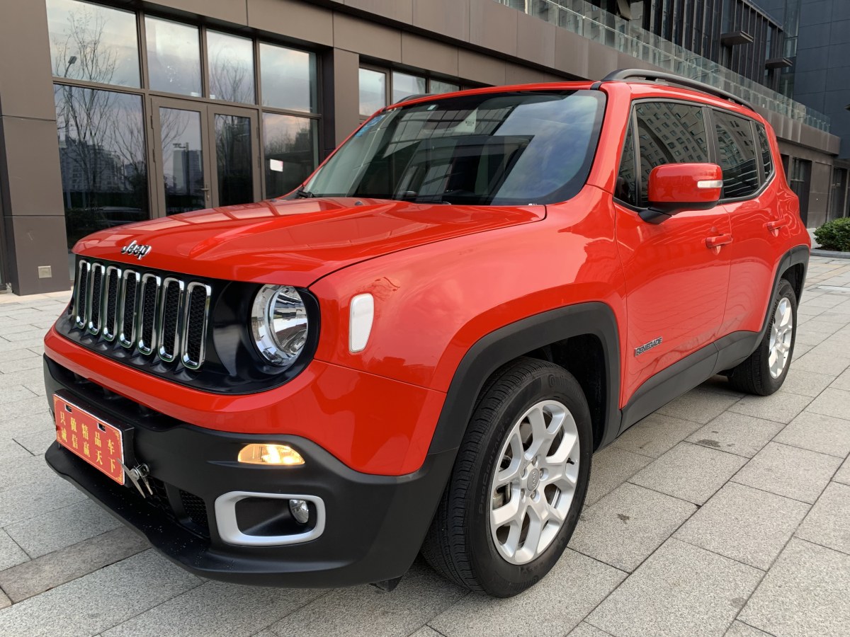 Jeep 自由侠  2018款 互联大屏版 180T 自动劲能版图片